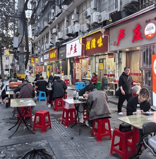 悄悄切换赛道！这5个新趋势一定要抓住不朽情缘手机版2025年餐饮人正在